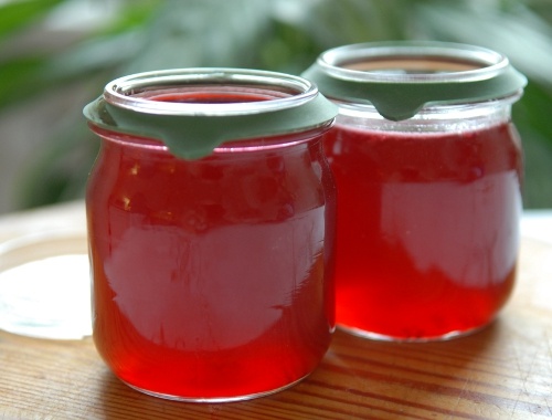 Vinbärsgelé gelé på vita, röda eller svarta vinbär Vinbärsgelé gelé på vita, röda eller svarta vinbär